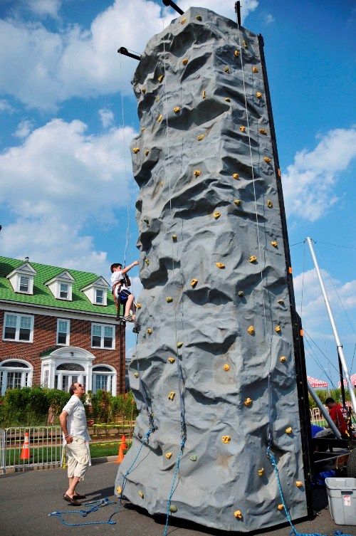 Mobile Rock Wall Image